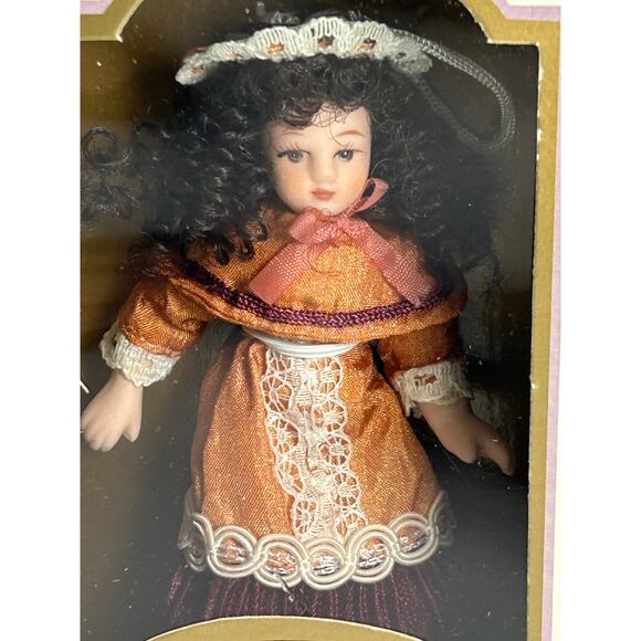 Pretty Woman Porcelain Doll Ornament Rust Orange Lace Dress Brunette 2004 DG - Picture 3 of 6